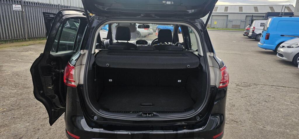 Ford B-Max photo 14