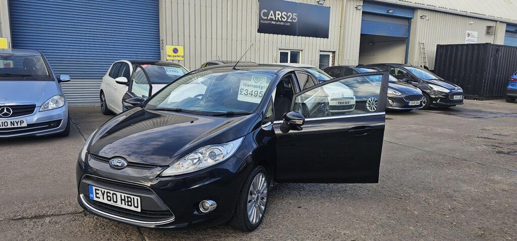 Ford Fiesta photo 3