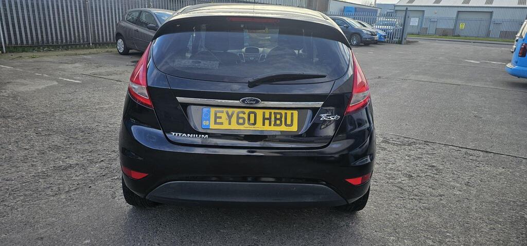 Ford Fiesta photo 6