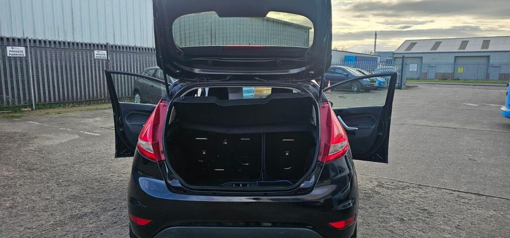 Ford Fiesta photo 15