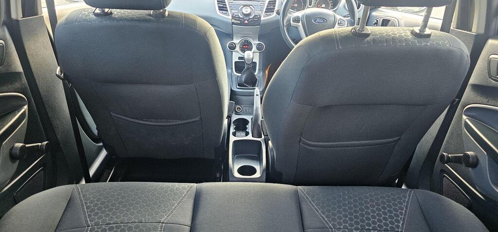 Ford Fiesta photo 18