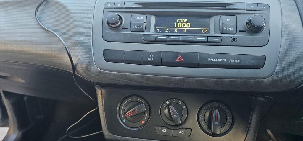 SEAT Ibiza photo 13