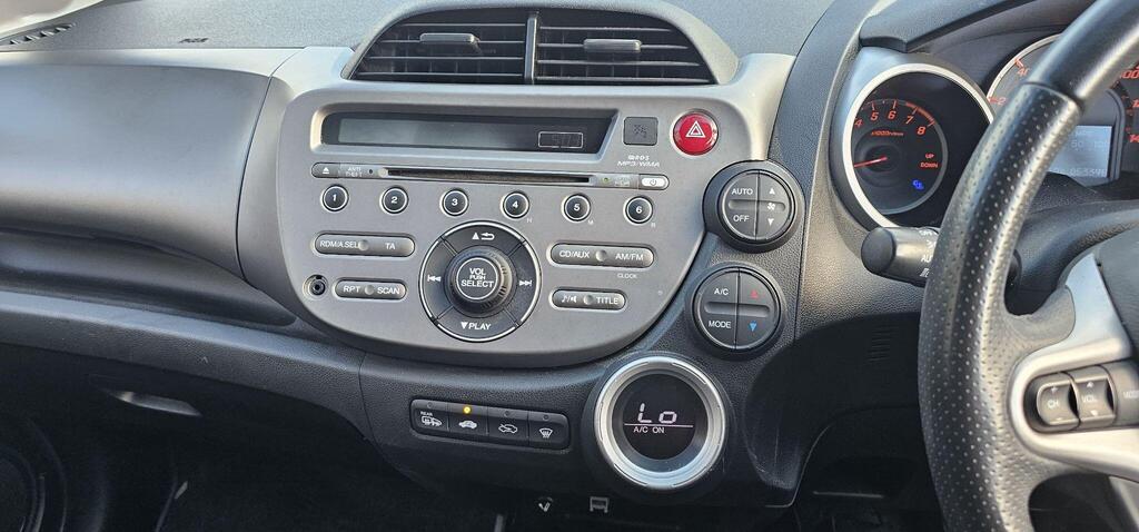 Honda Jazz photo 12